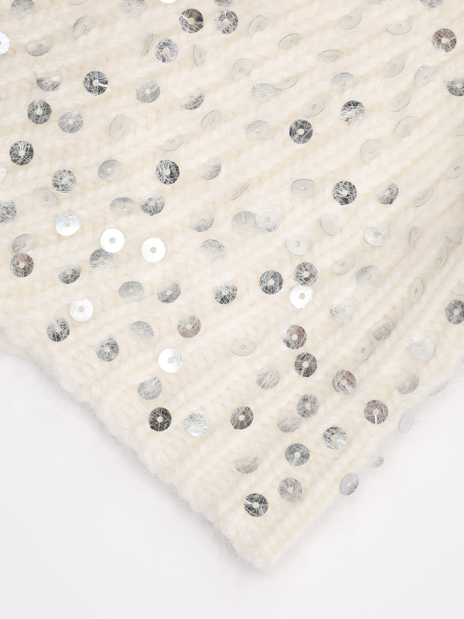 Шапка-ушанка с пайетками в ассортименте